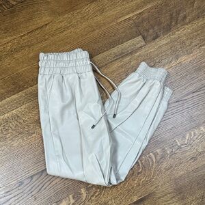 DO+BE Light Gray Quilted Pants